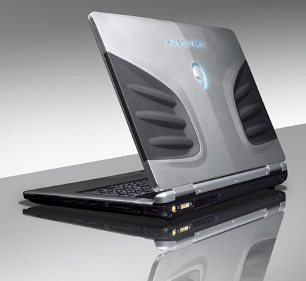 Alienware Area-51 m5790 Special Edition - převzato z http://www.laptoplogic.com/data/news/images/1954/alien2.jpg