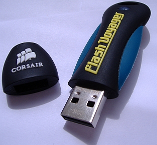 CORSAIR FlashDrive Voyager 4GB